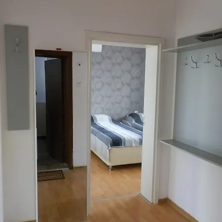 Silver House 瓦爾納