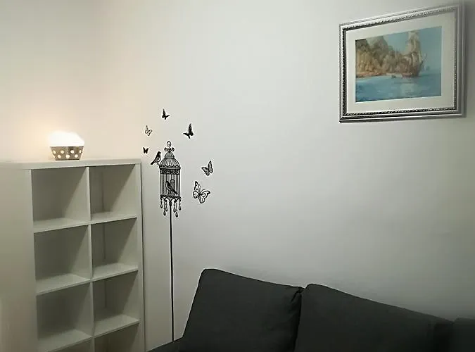 Apartment Silver House Warna